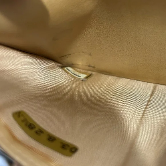 CHANEL Beige Leather Wallet - Picture 10 of 10